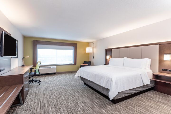 Room 33 of 49