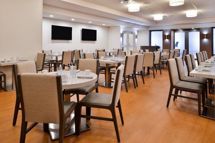 Holiday Inn Hotel & Suites Rochester - Marketplace by IHG