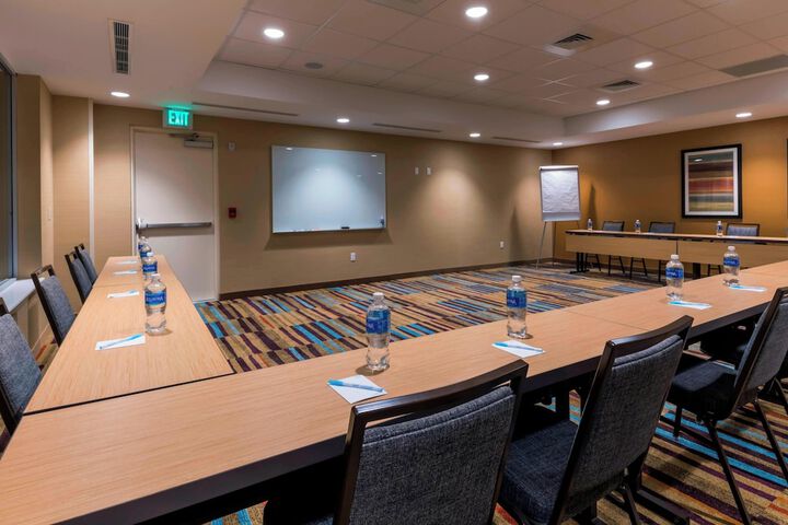 Fairfield Inn & Suites Boston Marlborough / Apex Center