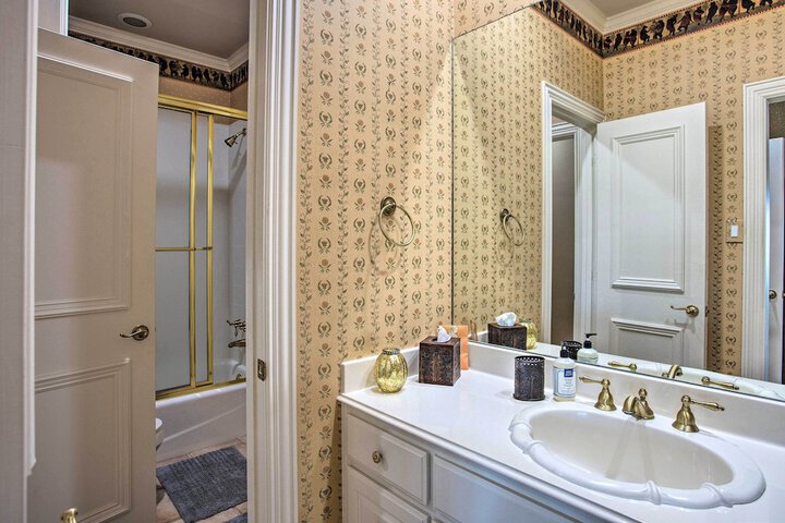 Families Welcome! Lavish Celina Home w / Game Room