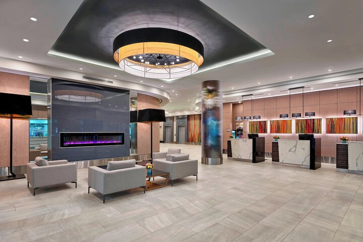 Delta Hotels by Marriott Edmonton Centre Suites