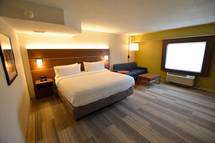 Room 22 of 35