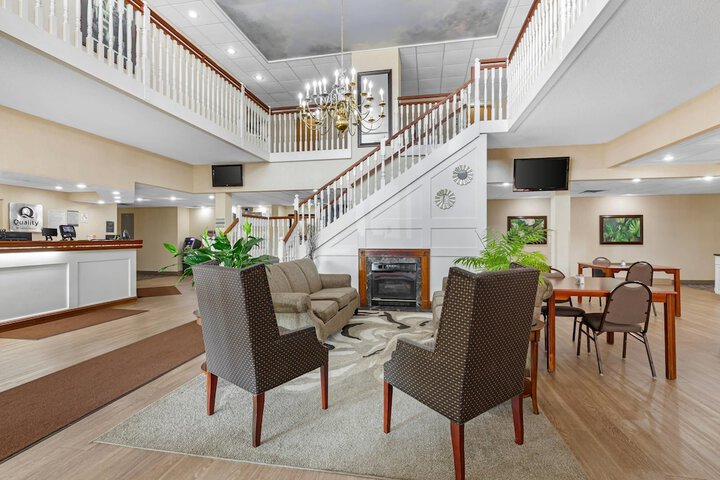Quality Inn & Suites Bellville - Mansfield