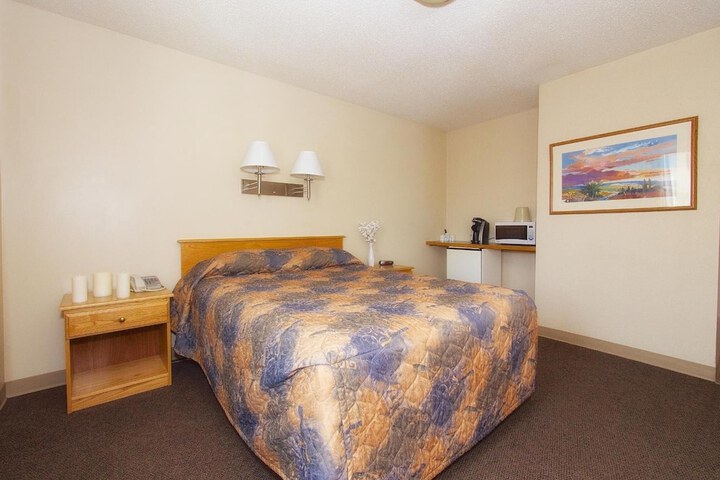 Room 13 of 37