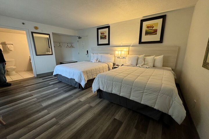 Room 34 of 65