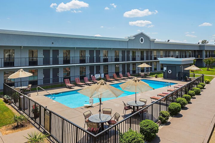 Pool 6 of 43