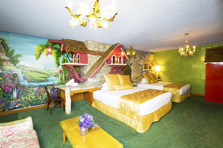 Room 320 of 461
