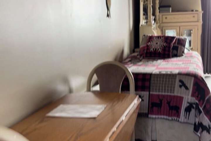 Room 44 of 79