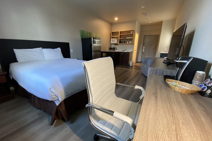 Room 4 of 13