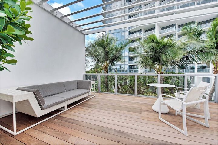 W South Beach
