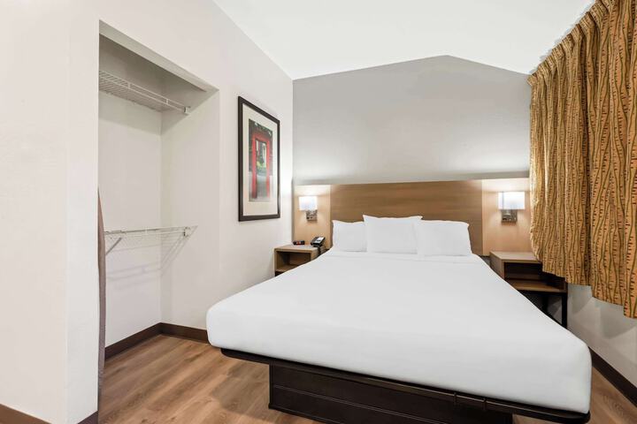 Room 26 of 29