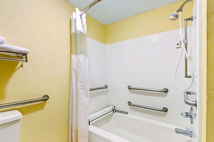 Room 20 of 23