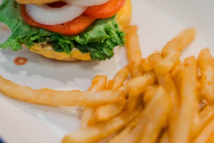 Dining 39 of 57