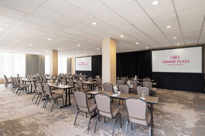 Crowne Plaza Phoenix - Chandler Golf Resort by IHG