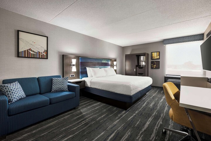 Room 21 of 36