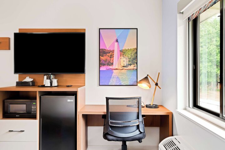 Room 19 of 35