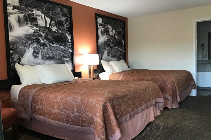 Super 8 by Wyndham Mifflinville Near Bloomsburg