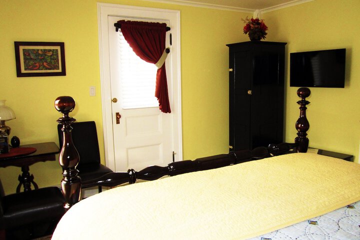 Baldwinsville B & B