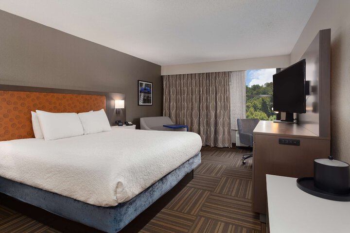 Room 15 of 23