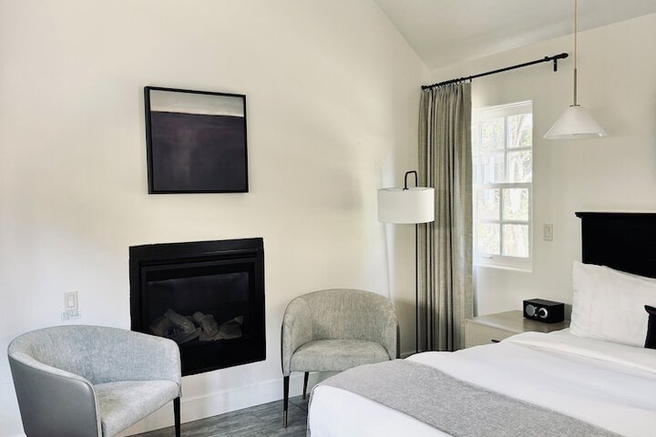 Room 30 of 48