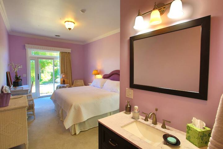 Inntiquity a Country Inn