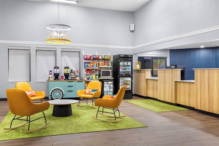 Spark by Hilton - Kent Seattle