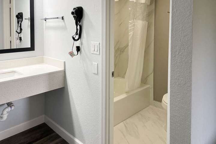 Room 68 of 100