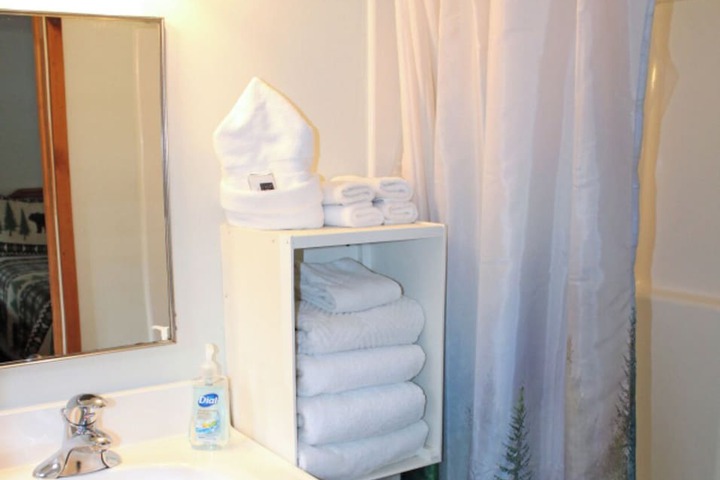 Luzerne Court Motel