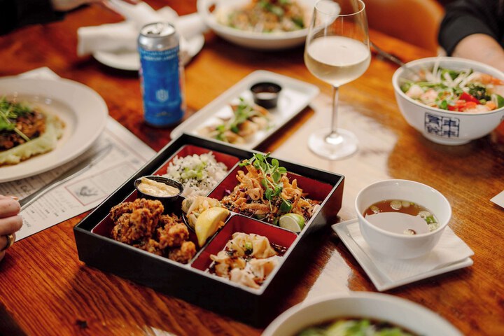 Dining 19 of 22