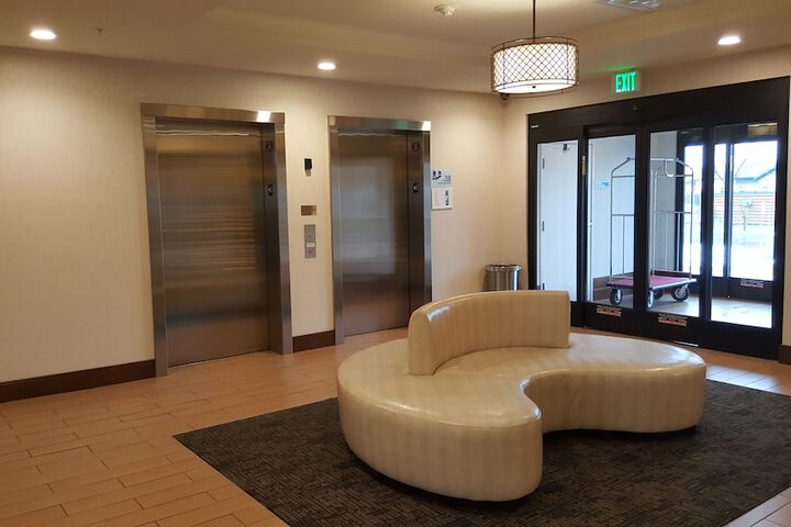 Hotel 2 of 61