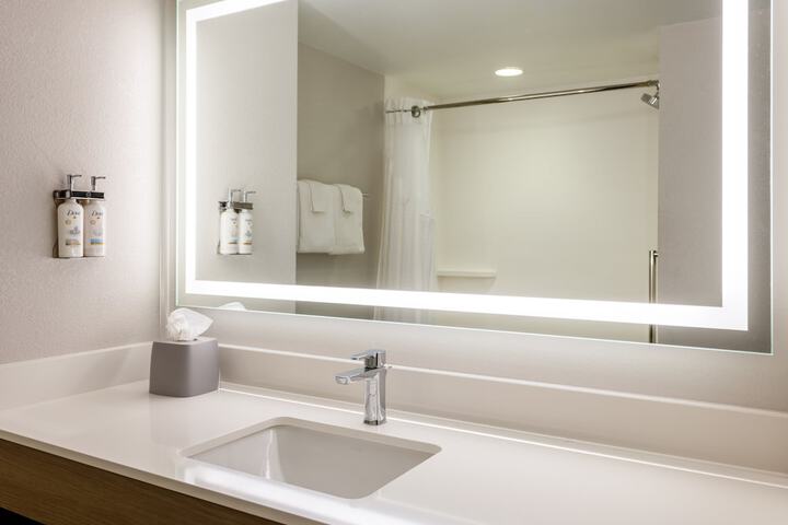 Holiday Inn Express & Suites Flowood by IHG