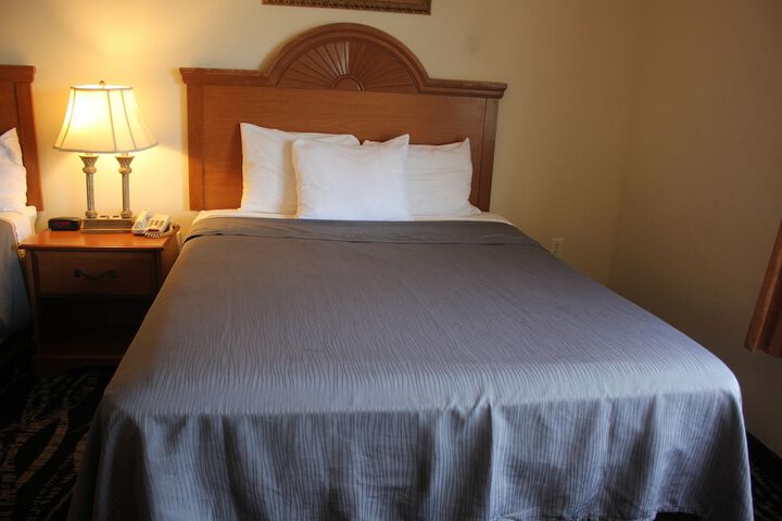 Heritage Inn & Suites