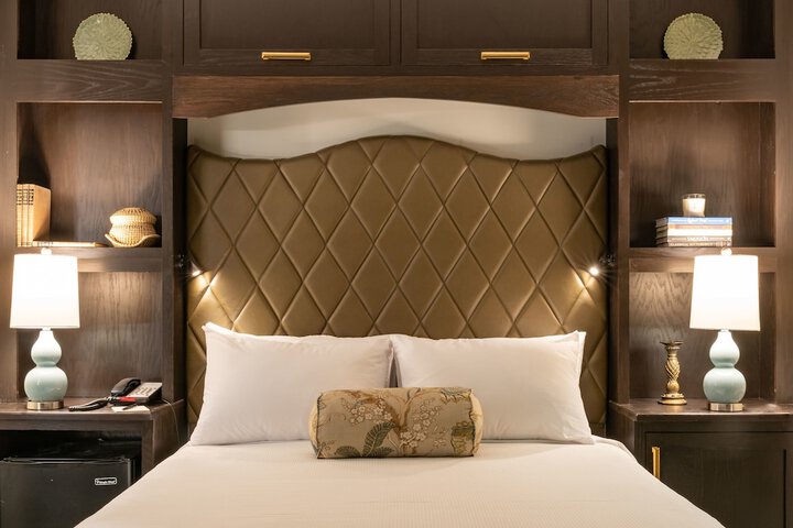 Room 37 of 62