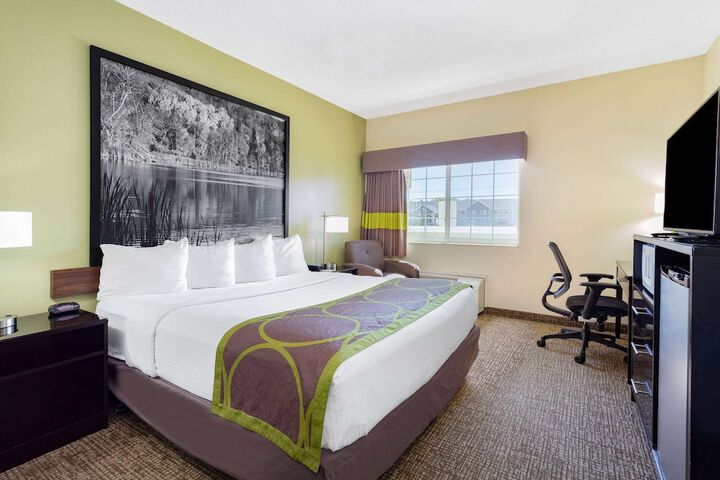 Room 12 of 26