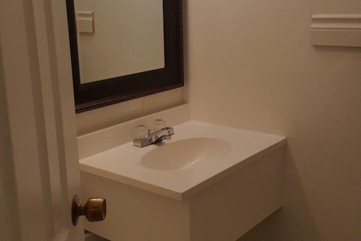 Room 8 of 34
