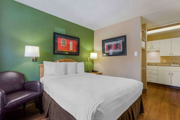 Room 17 of 29