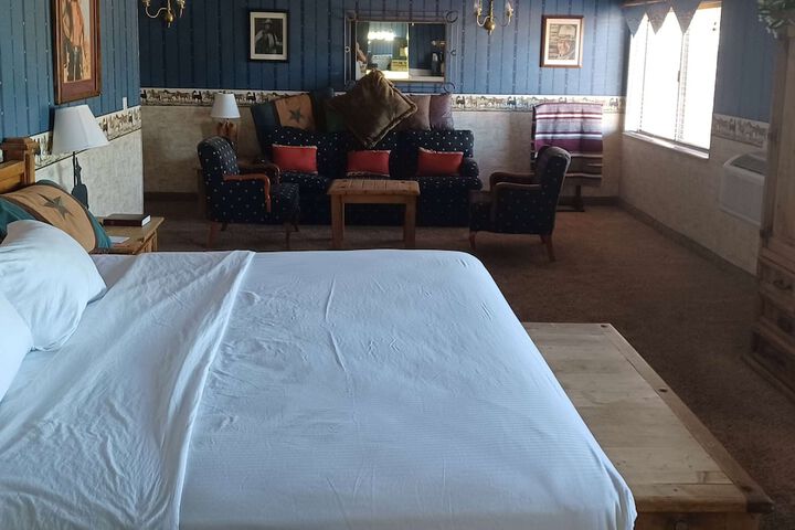Room 47 of 82