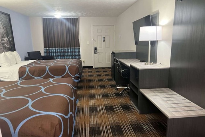 Room 5 of 16