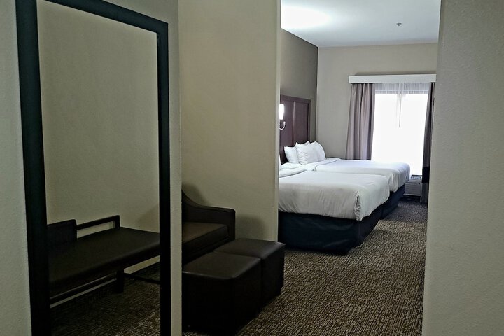 Room 27 of 47