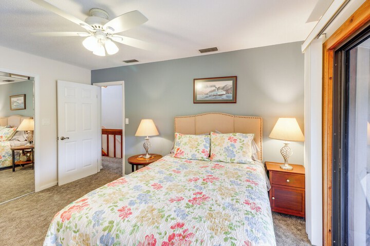 2 Mi to Rainbow Springs: Dunnellon Townhome