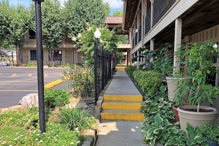 Hotel 8 of 33