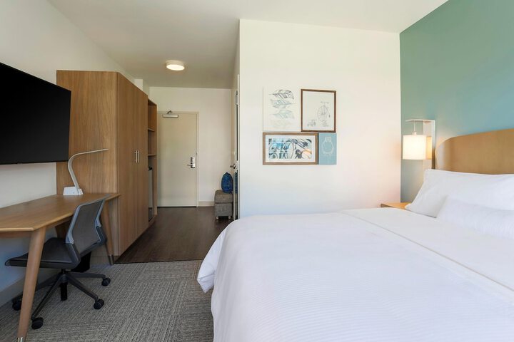 Room 25 of 40