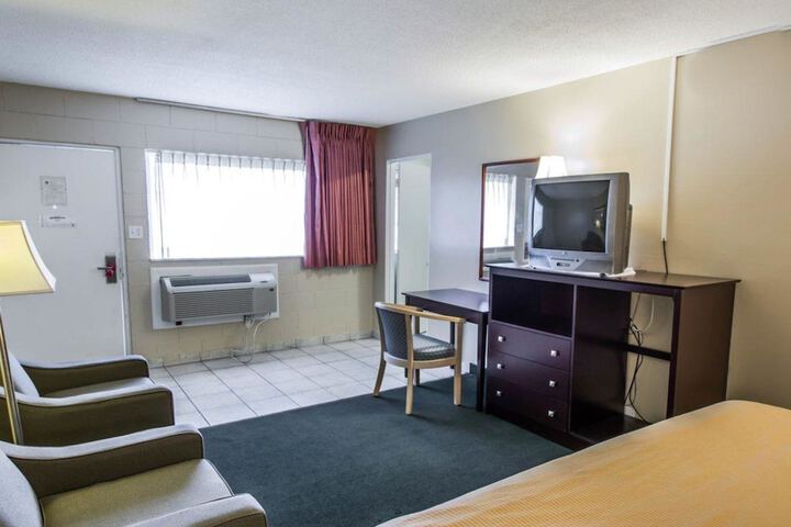 Room 16 of 27