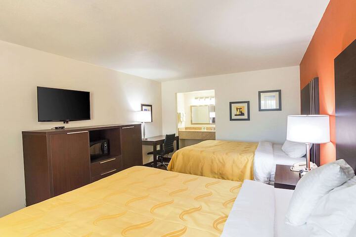 Room 13 of 28