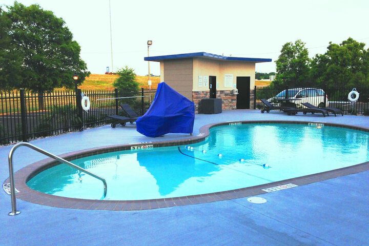 Pool 12 of 77