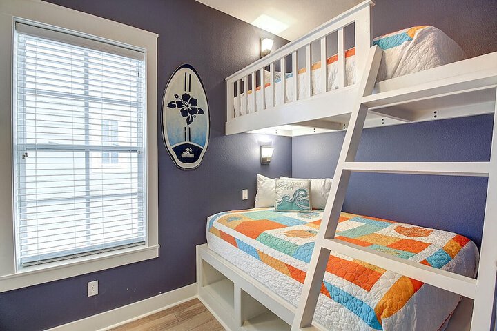 Room 27 of 61