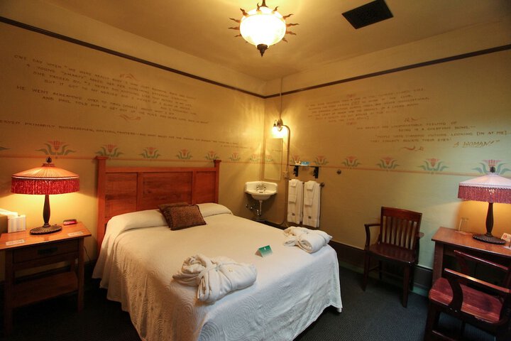 Room 11 of 35