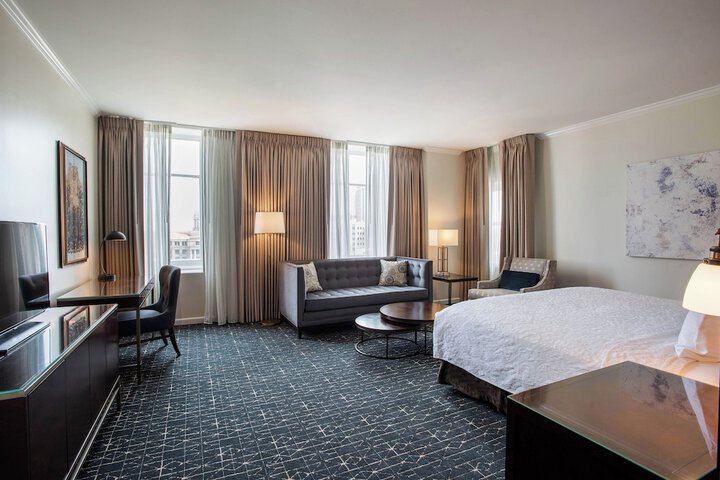 Room 27 of 106
