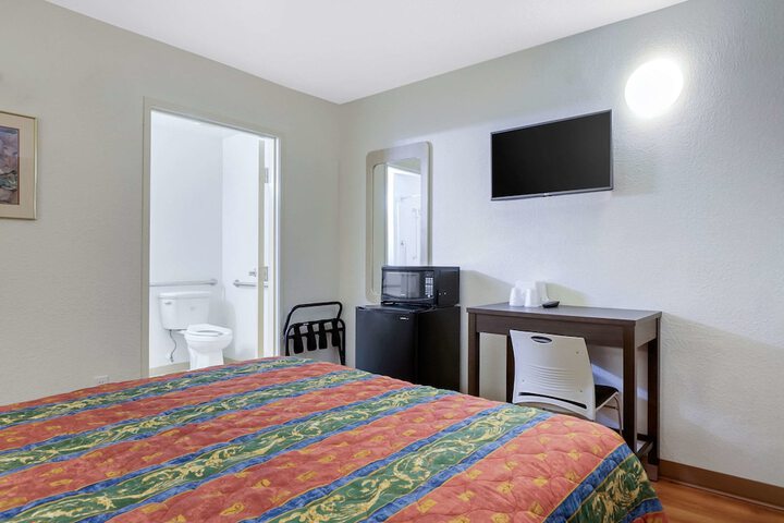 Room 12 of 29