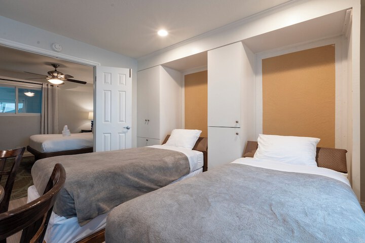 Room 48 of 113